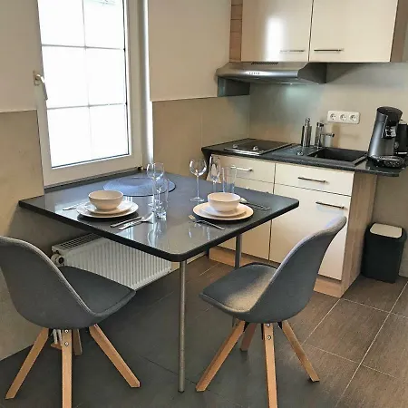 Zur Goldenen Traube Apartman *